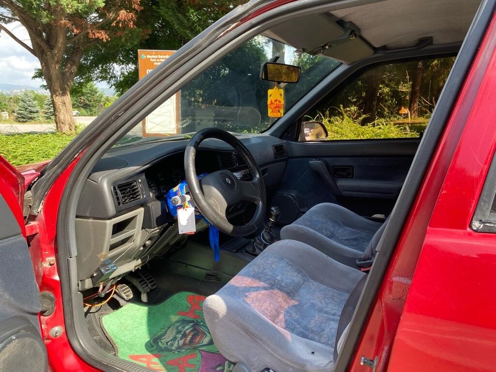 1.6 karbüratörlü Renault Europa - 15