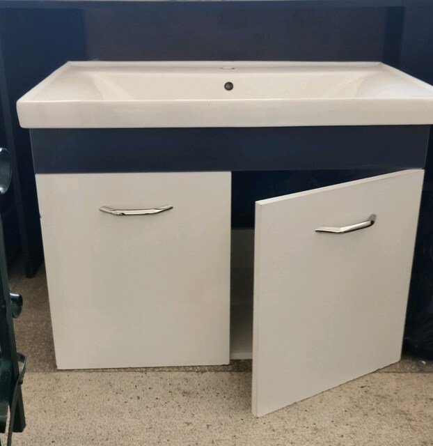 Dolaplı lavabo