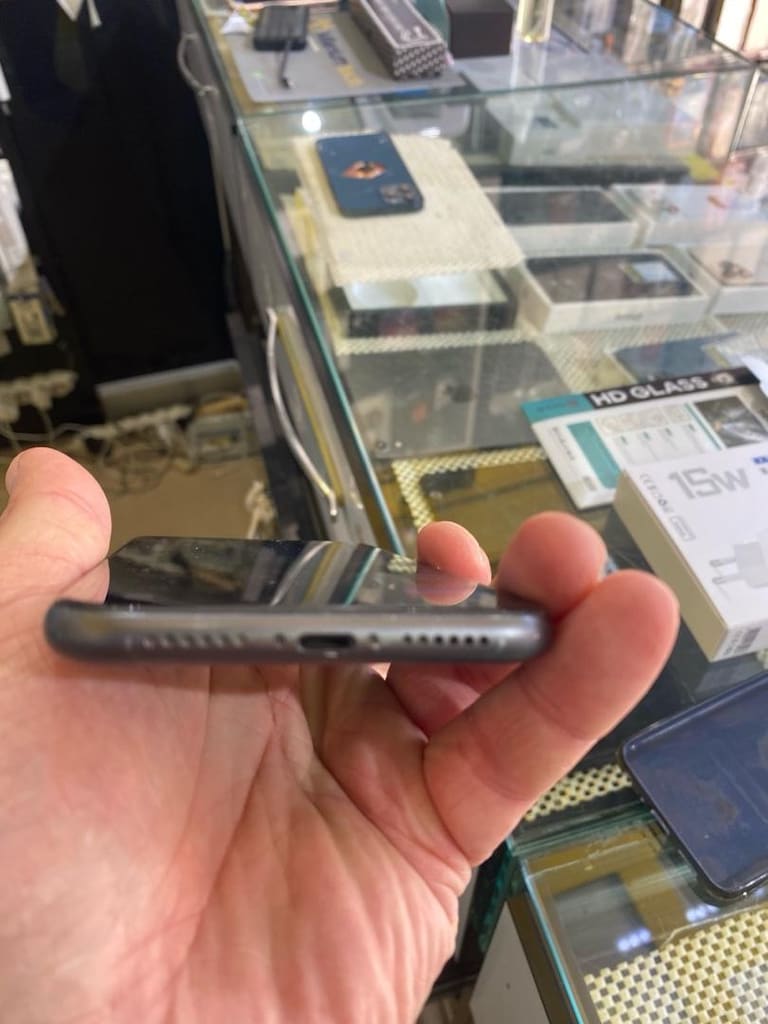 iPhone 11 64 gb siyah renk - 5