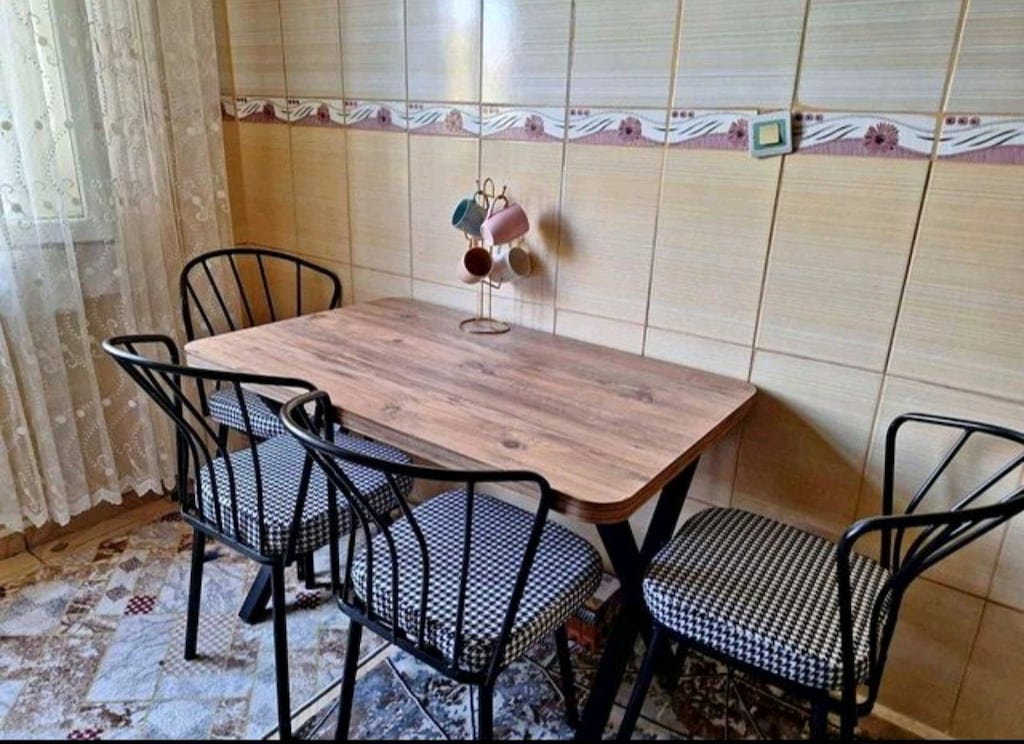 Ahşap Yemek Masası ve Sandalyeler - 6