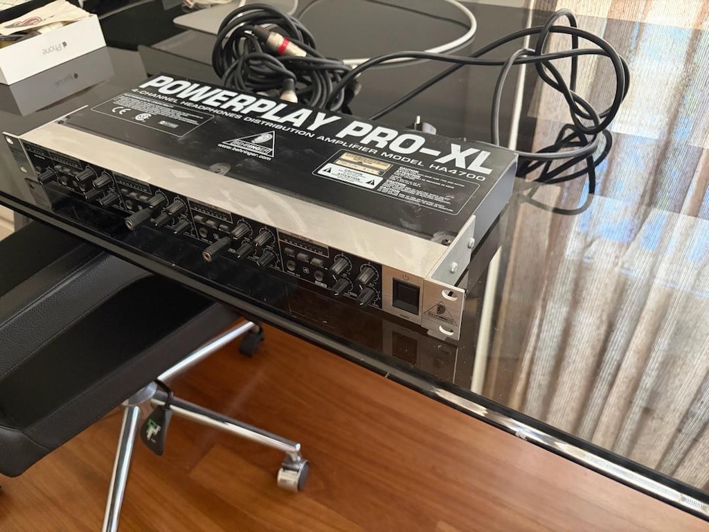 Behringer Powerplay Pro-XL HA4700 4 Kanallı Kulaklık Amfisi – Çalışır - 3