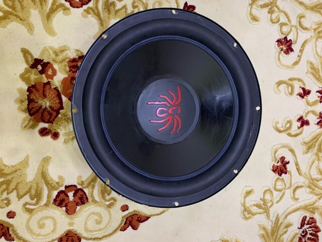 soundstream 30 cm bas tertemiz sorunsuz bas kabinsizdir diğer ürünleri