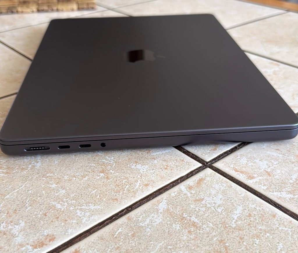 MACBOOK PRO M4 - 3