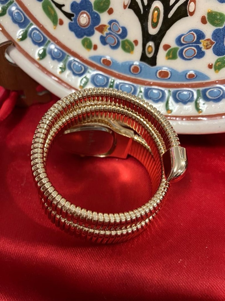 Bvlgari Yeşil Kadranlı Altın Tonlu yılan kordon kadın saat - 7