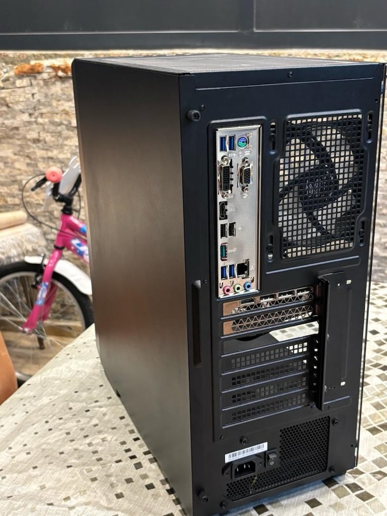 RTX 3060 12GB | Ryzen 5 5500 | 16GB RAM | 512GB SSD - 4