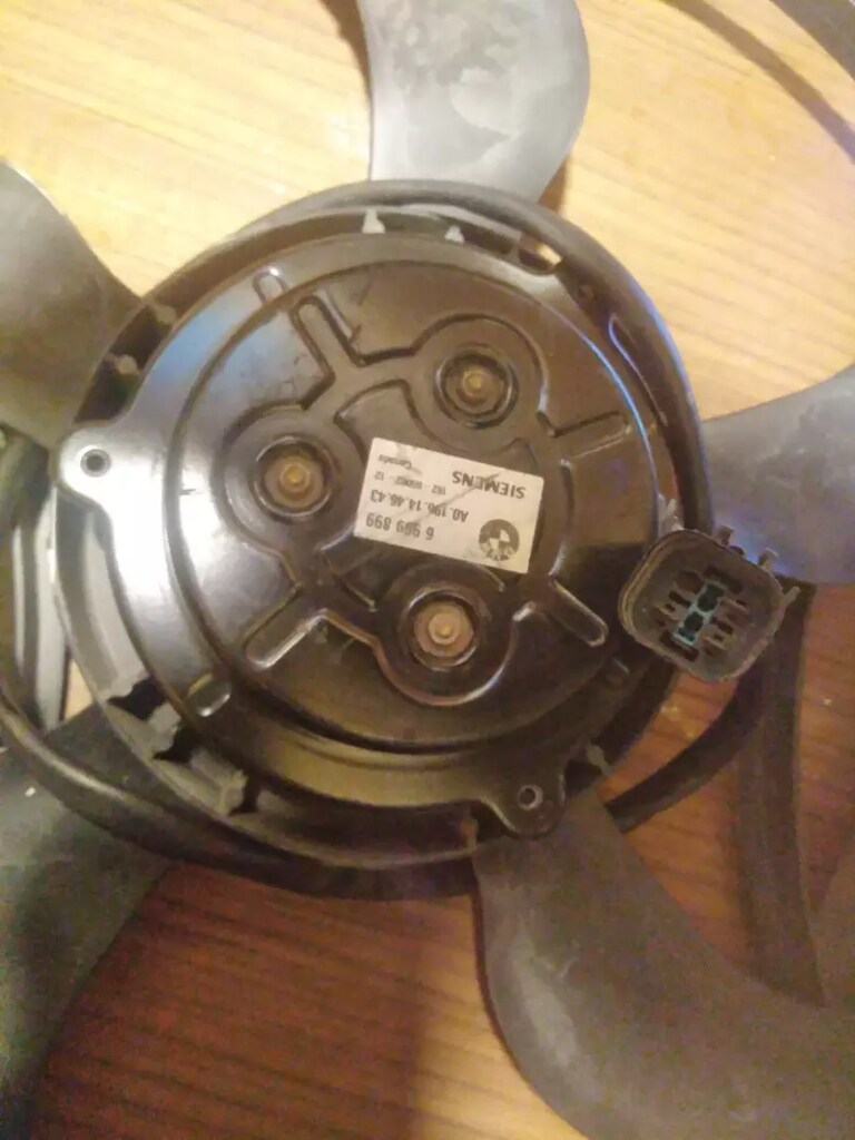 BMW FAN MOTOR - 5