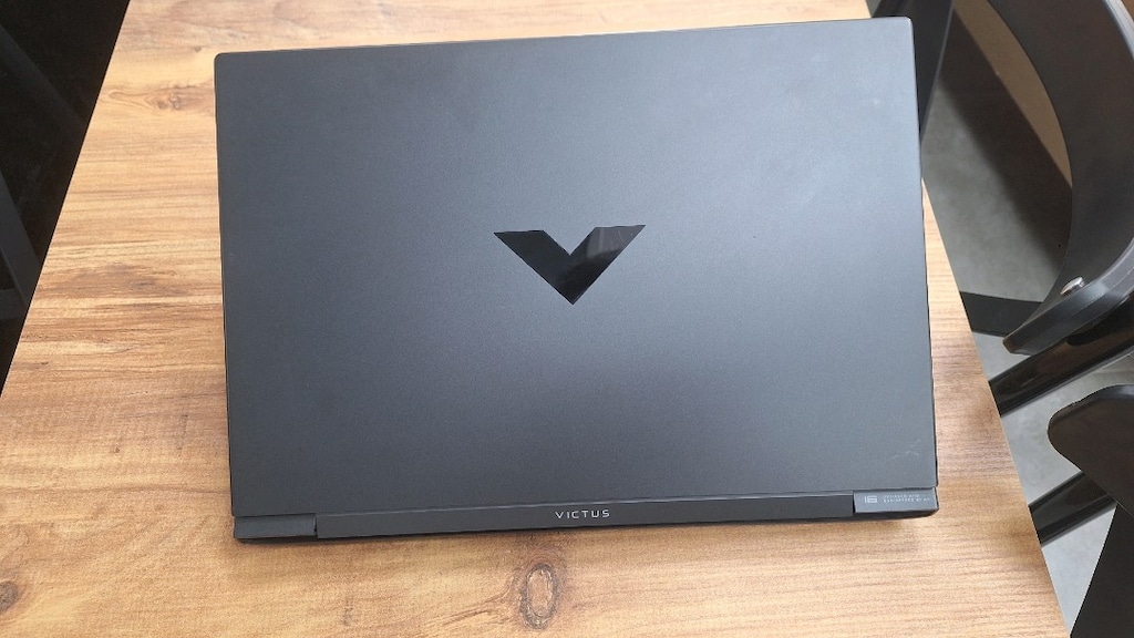 HP Victus 16 Gaming Laptop Ryzen 5 7640HS 16GB RAM 512GB - 9