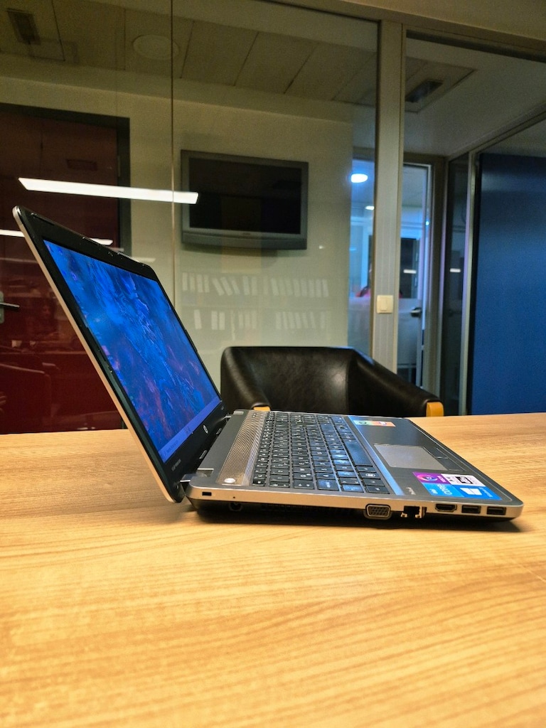 Laptop HP i3 İşlemci 240GB SSD Harici Ekran Kartlı Pili Yeni - 3