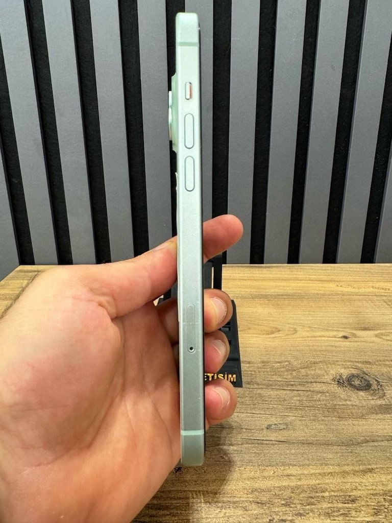 İphone 15 Plus Yeşil 128GB - 4