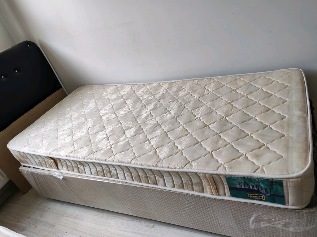 TEK KİŞİLİK YATAK 1000TL YER BUCA - 2
