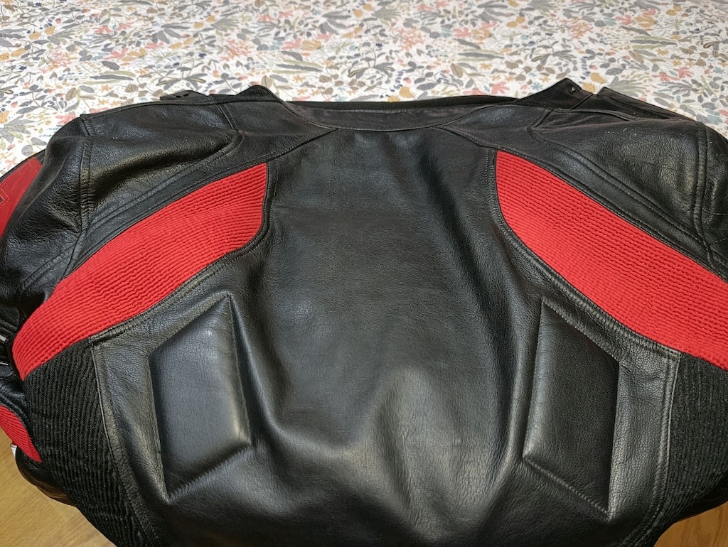 Siyah renk kırmızı desenli Venom - 8