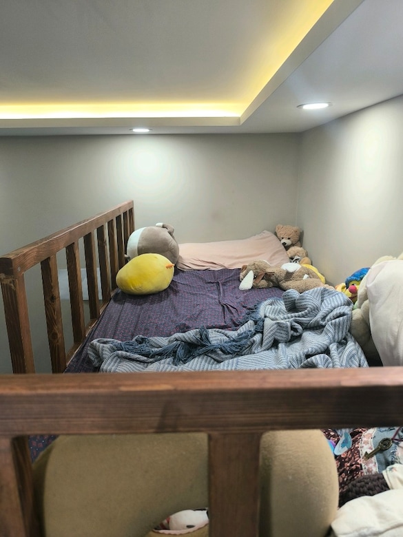 Özel yapım tek kişilik Ranza, Masa, Kitaplık, Dolap bi arada - 3