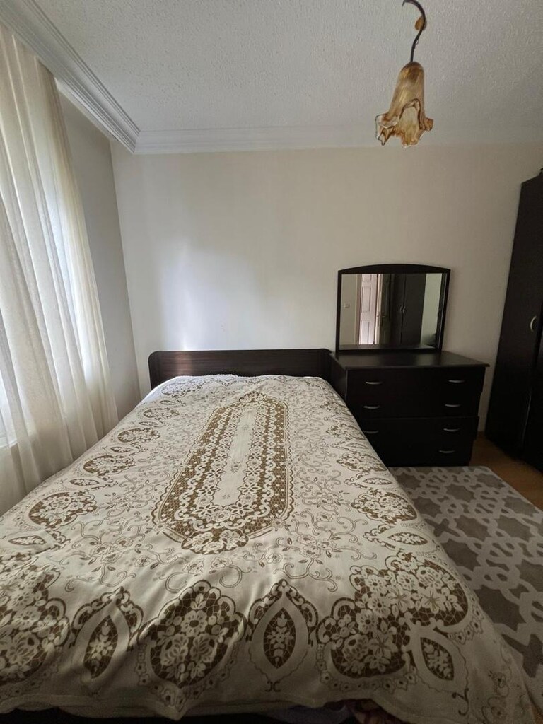 Çift kişilik bazalı yatak ve komidin aynalı - 3