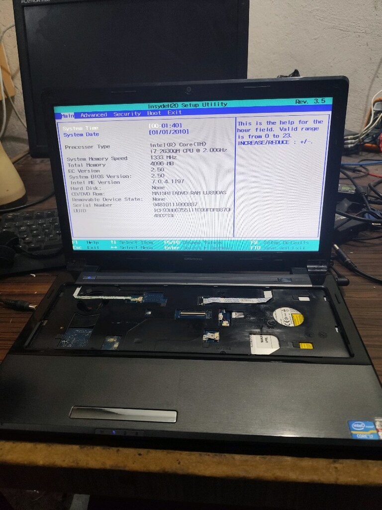 Grundig İ7 Leptop - 2