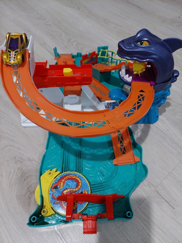 Hot wheels köpek balığı oyuncak seti - 2