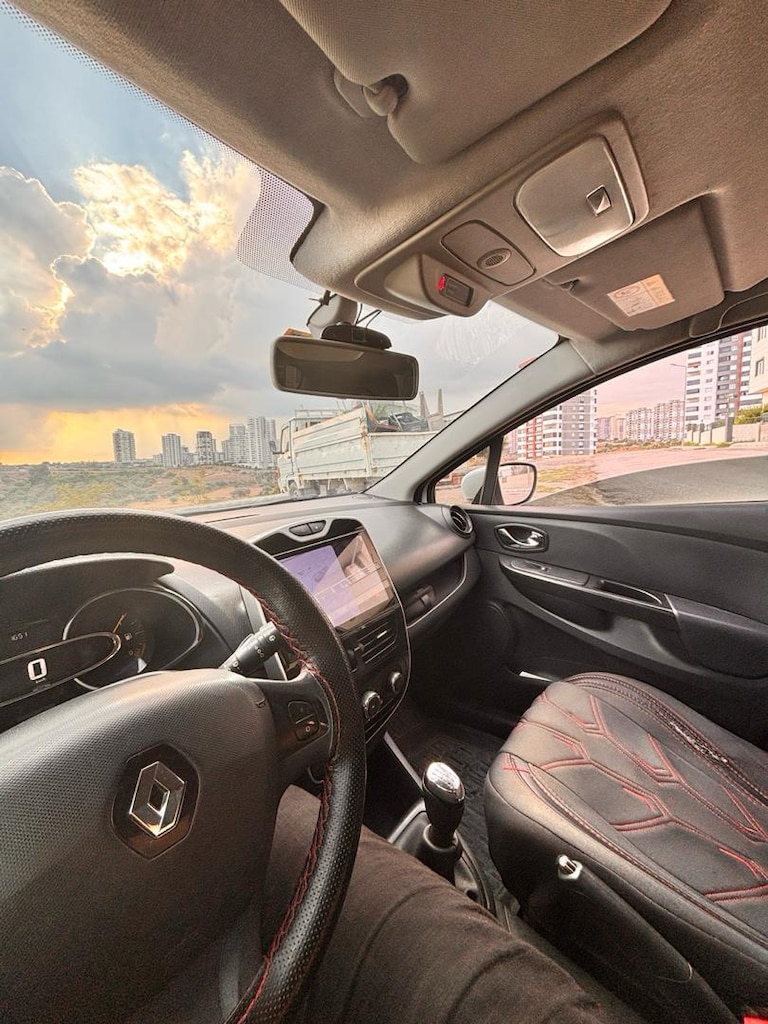 Beyaz Renault Clio - 17