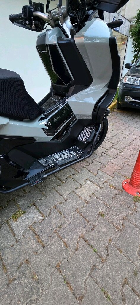 Honda ADV 350 - 2