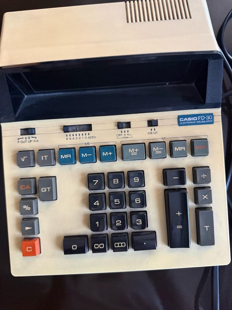 CASIO HESAP MAKİNESİ - 2