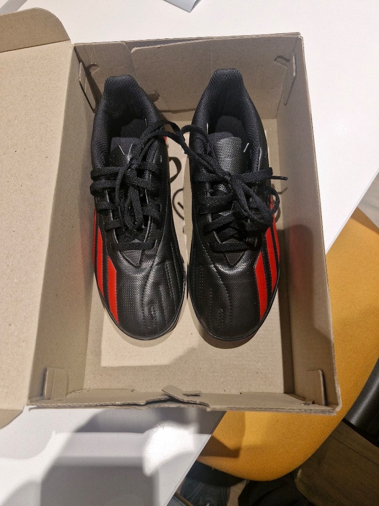 Adidas krampon çok temiz