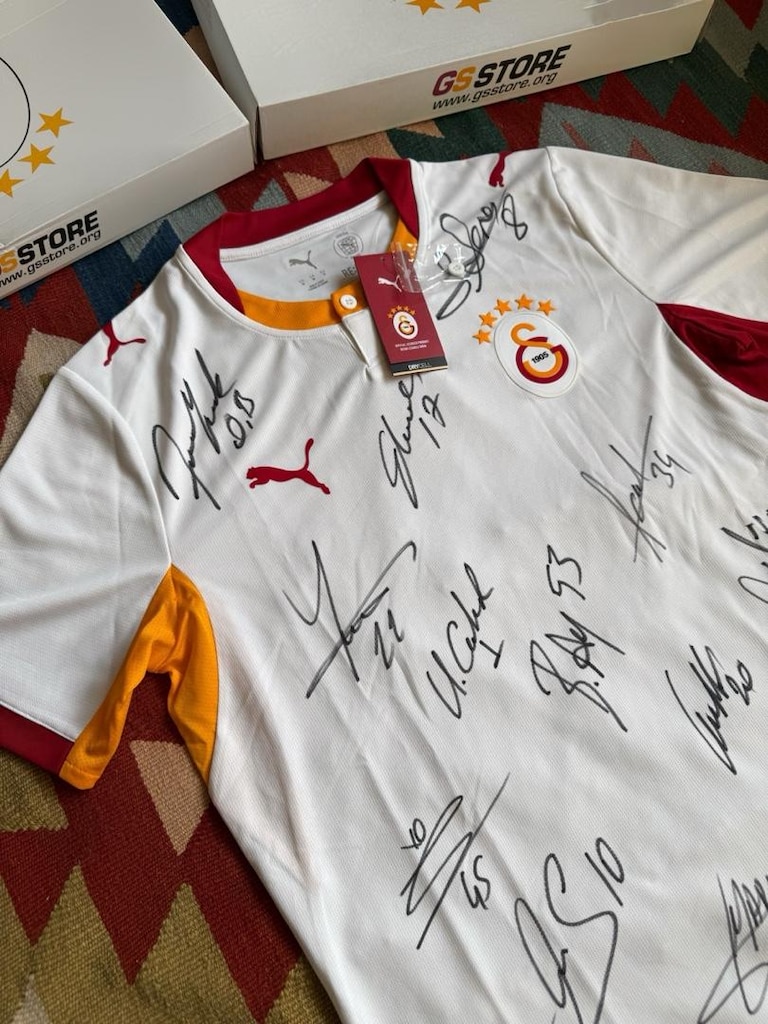 güncel sezon galatasaray imzalı beyaz forması türkiye futbol - 4
