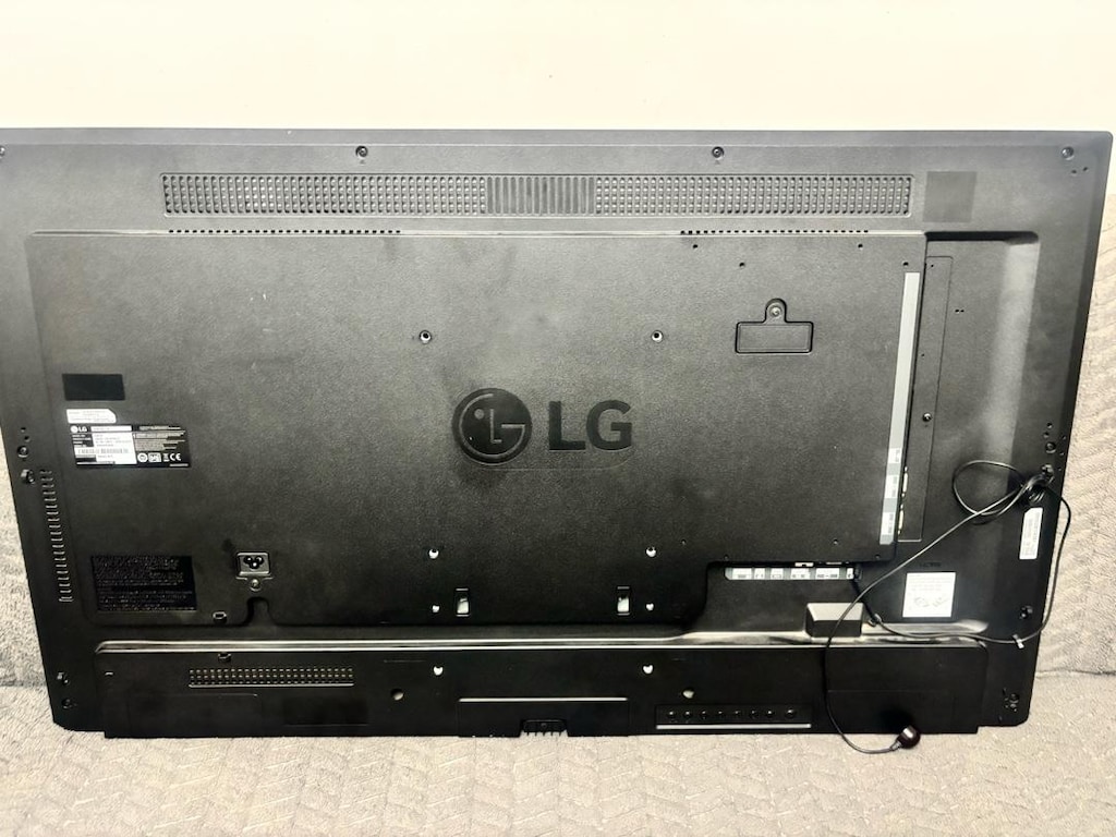 LG MONİTÖR TV DONUSUMLU VE SES SİSTEMİ YANİNDA DAHA BİR AY OLDU - 6