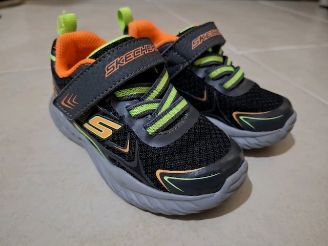 Skechers 23 numara spor ayakkabı