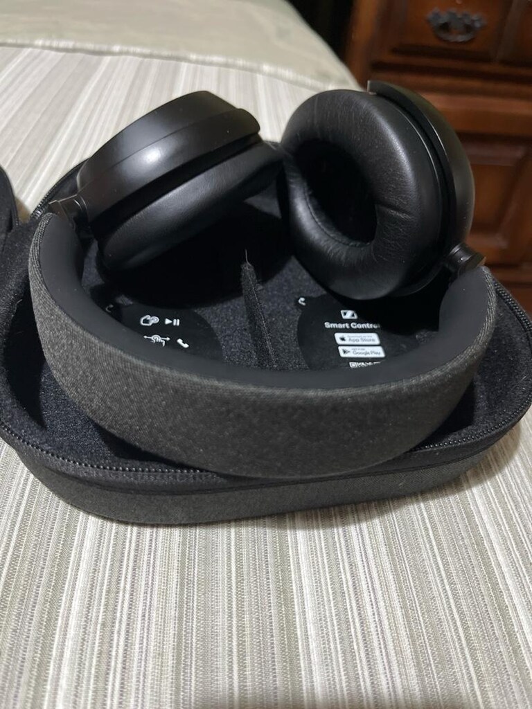 SENNHEISER MOMENTUM 4 - 5