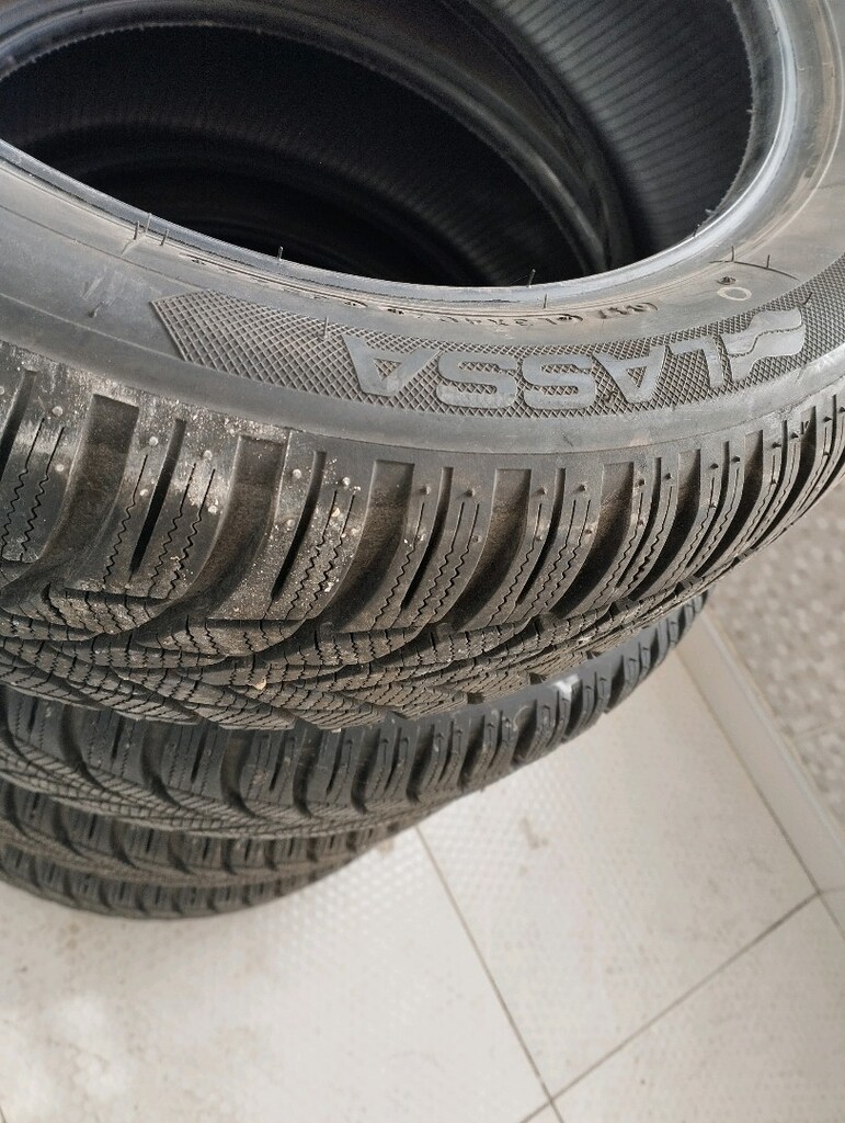 Lassa kış lastiği (195/55R16 87H) - 4