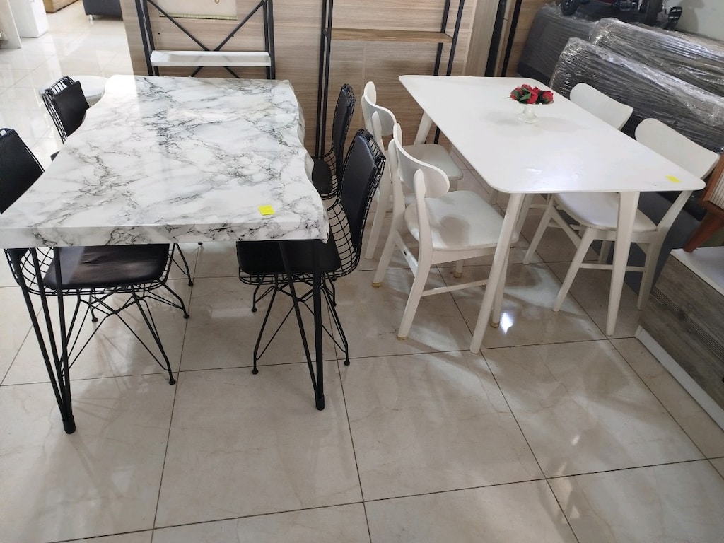 mutfak masası ve dört adet sandalyr - 2