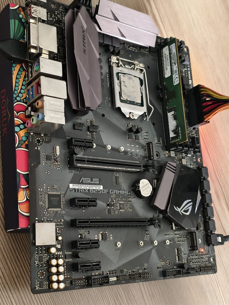 ASUS B250F GAMING - İ3 7100 - 8 GB DDR4 RAM - 12