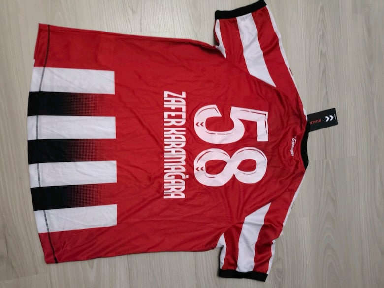Kırmızı Beyaz Çubuklu Forma - 6