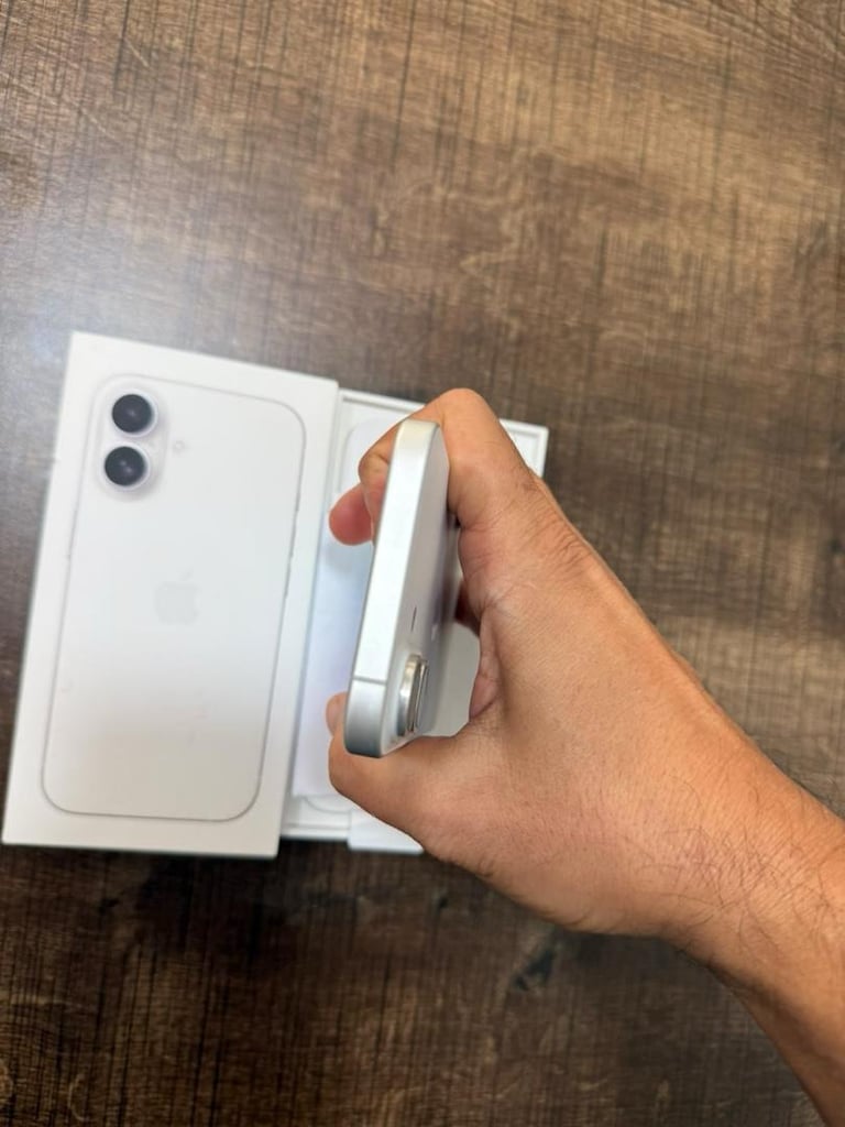İPHONE 16 BEYAZ 128 GB - 11