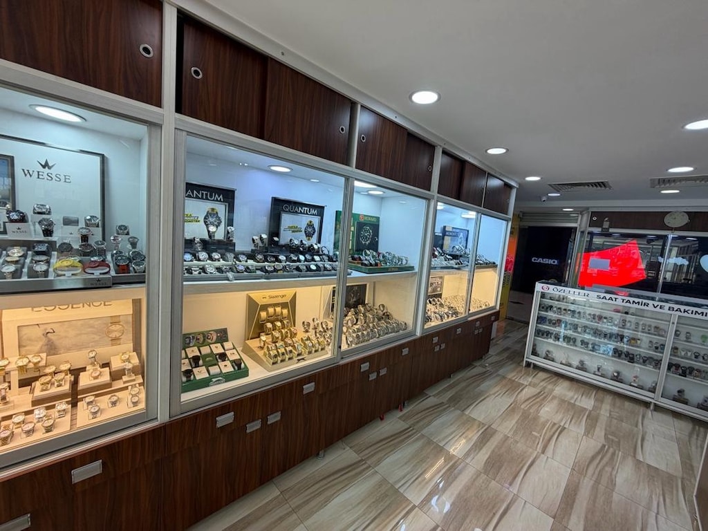 SATILIK SAAT VE GÜMÜŞ VİTRİNİ - 5