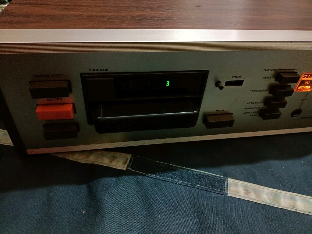 REALISTIC TR-801 CARDRIDGE TAPE RECORDER PLAYER - 8