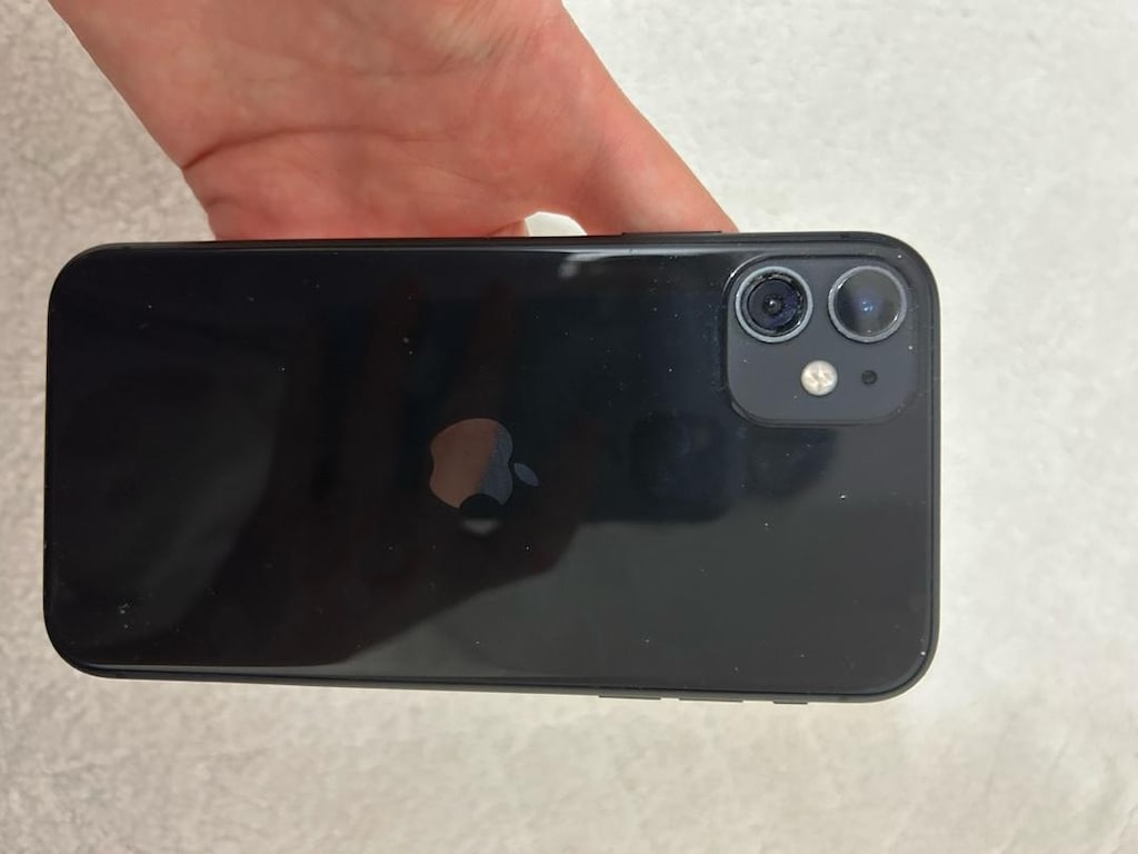 iPhone 11 - 4