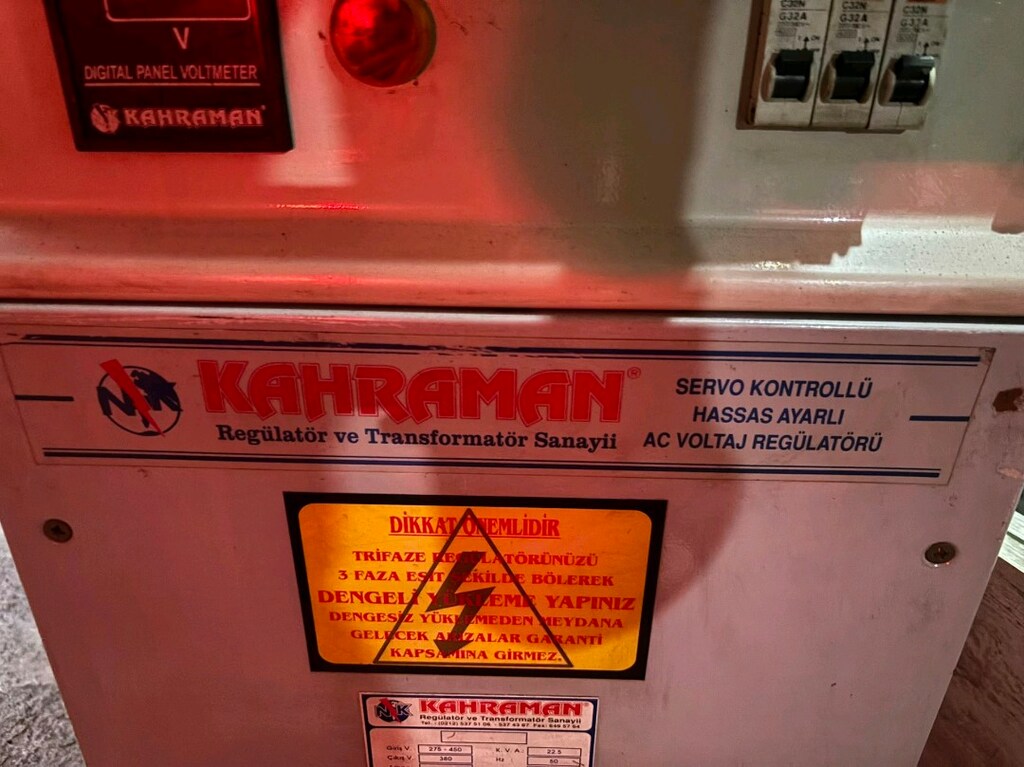 KAHRAMAN 22,5 KW SERVO KONTROLLÜ HASSAS AYARLI AC VOLTAJ REGÜLATÖRÜ - 3