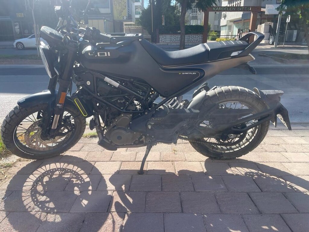 husqvarna svartpilen 401 - 11
