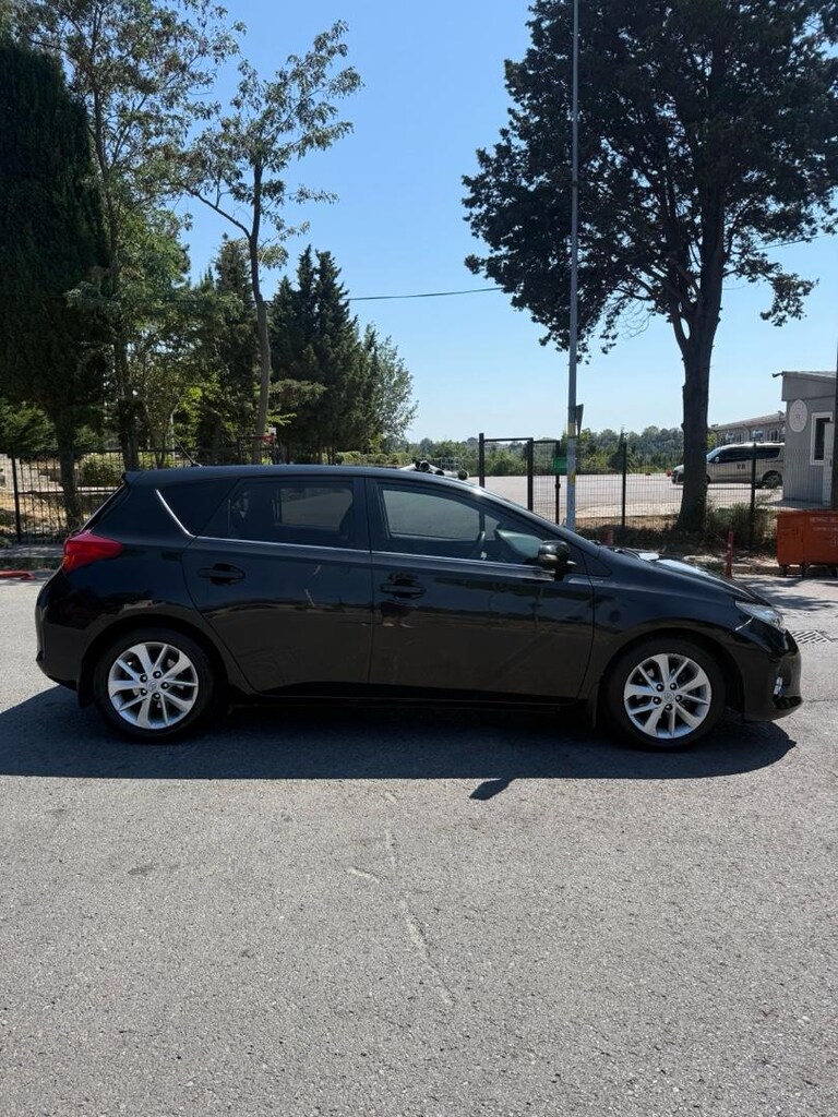 Sahibinden Toyota Auris 1.4 D-4D Premium 2013 Model - 5