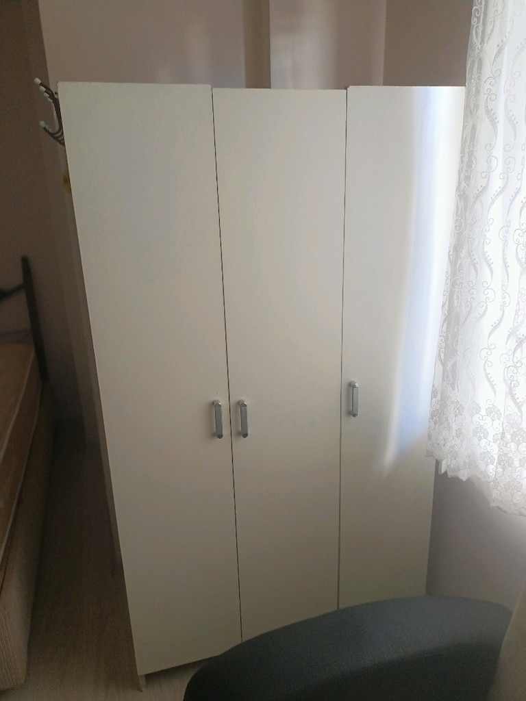 3 kapaklı Giysi Eşya Dolabı - 3