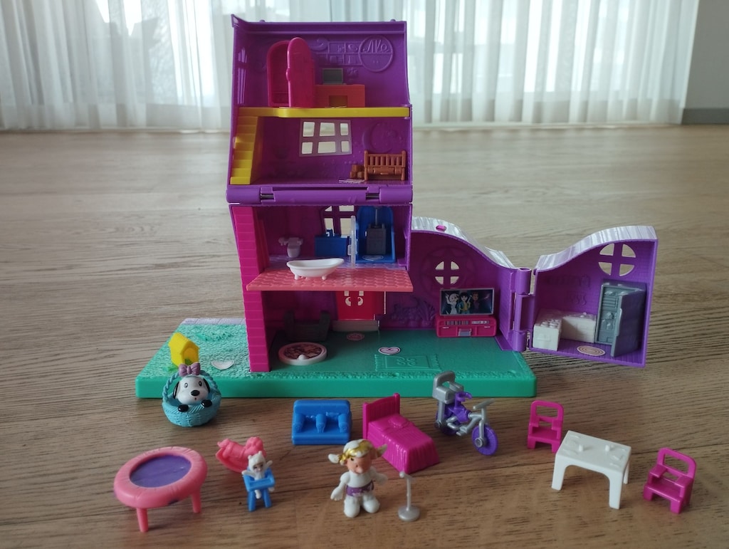 Polly Pocket Pollyville 4 katlı evi ve havuzu - 9