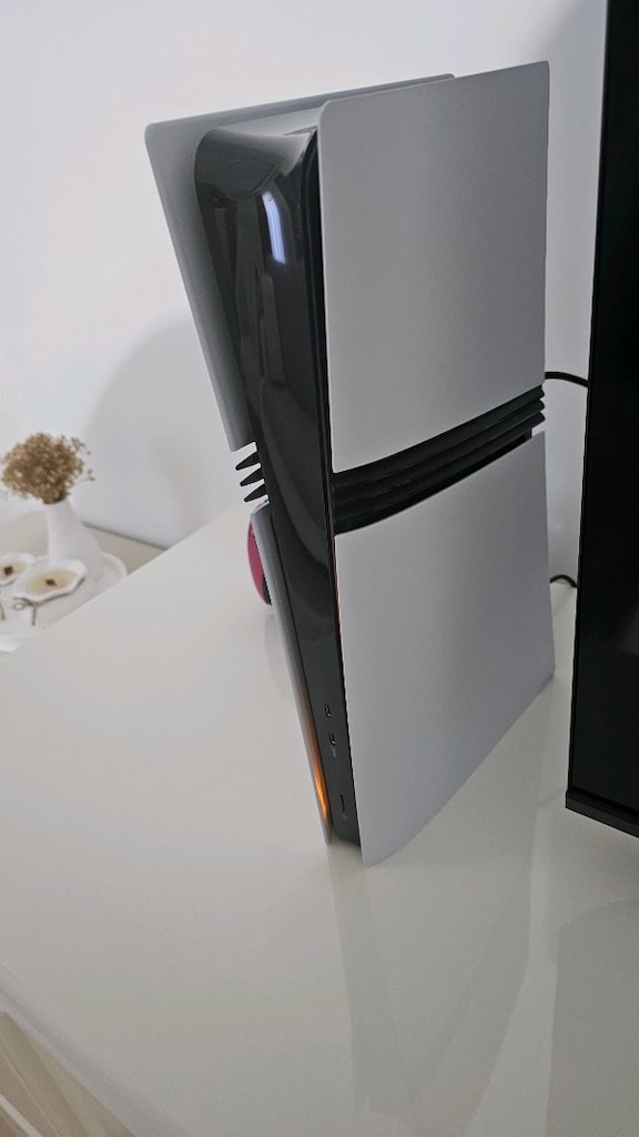 Ps5 Pro 2Tb + 2 Adet Dual Sense + Sarj istasyonu - 3