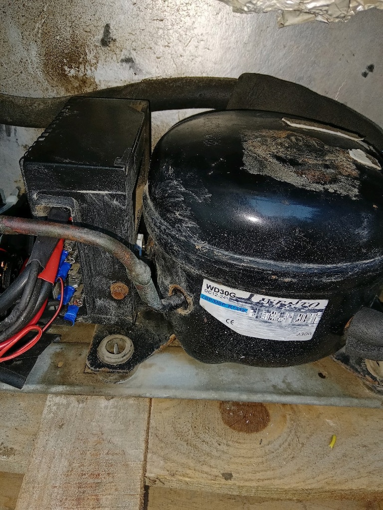 buzdolabı 12 -24 volt Wento 30 G kompresör 90 litre ikinci el - 10