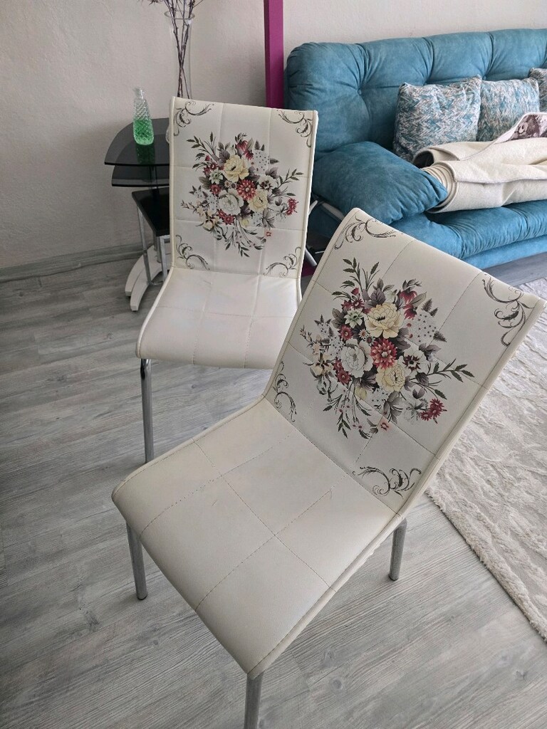 doğtaş çiçek desenli çok temiz 2 adet deri sandalye. - 9