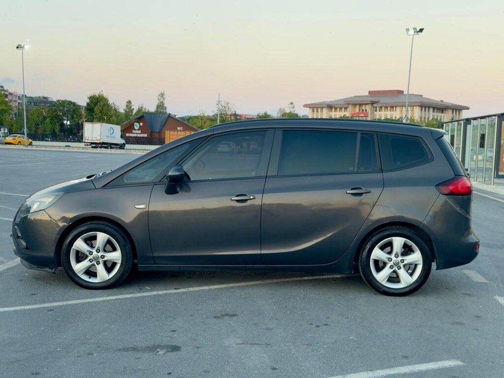 DEĞİŞENSİZ OPEL ZAFİRA 2013 - 6
