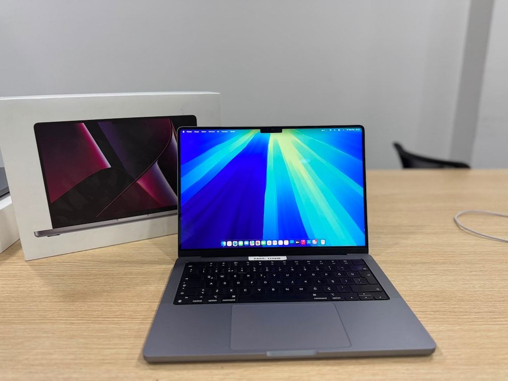 Temiz MacBook Pro 14" M2 Pro | 16GB RAM | 512GB SSD | 220 DEVİR - 4