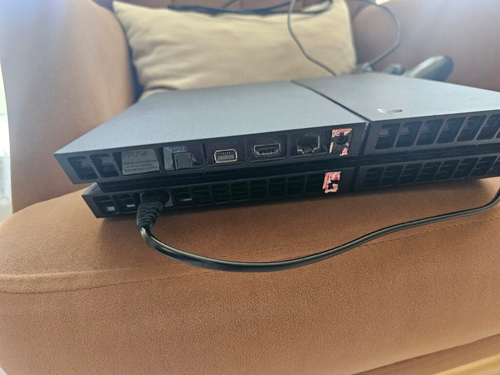 ps4 kalın kasa içi açılmış fan ses sorunu yok - 6