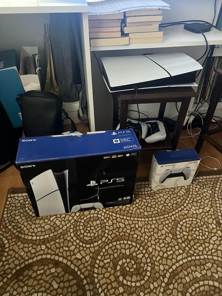 SATILIK PLAYSTATION 5 SLIM DIGITAL + 2 KOL + ŞARJ İSTASYONU - 5