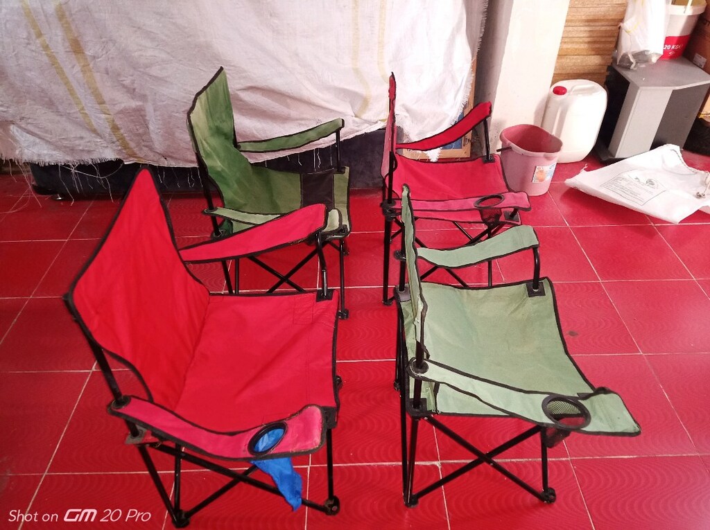 2. el katlanır 4 sandalye 1 masa kiliflariyla beraber 2450 tl - 12