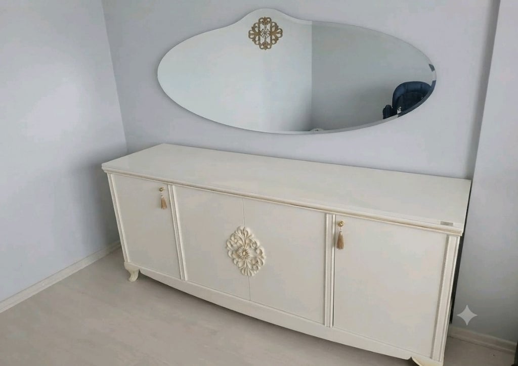Kusursuz Temizlikte LED Aydınlatmalı Konsollu Yemek Odası Takımı - 14