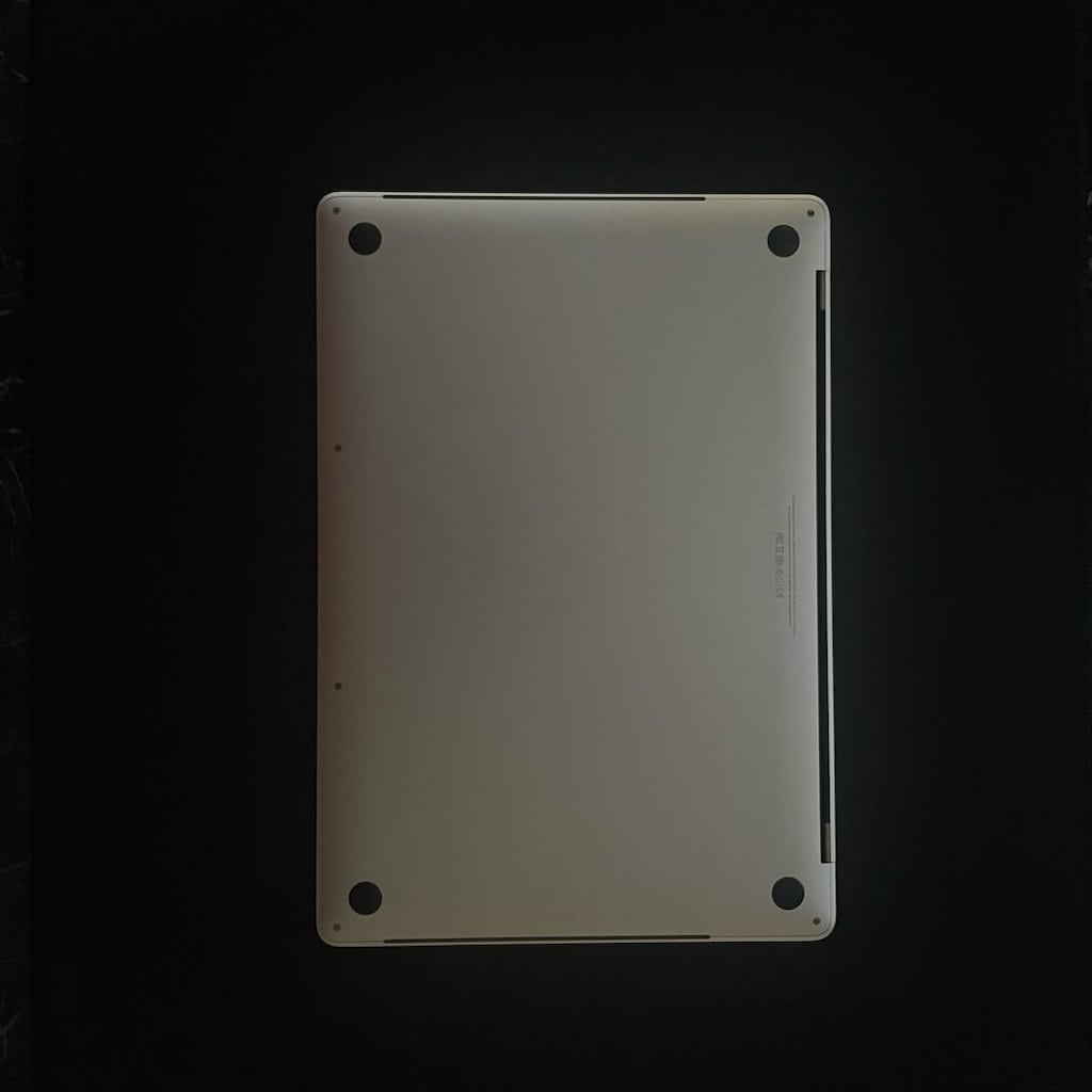Macbook Pro 15” - 1 TB SSD - 16GB RAM - 3.1 GHZ i7 - 9